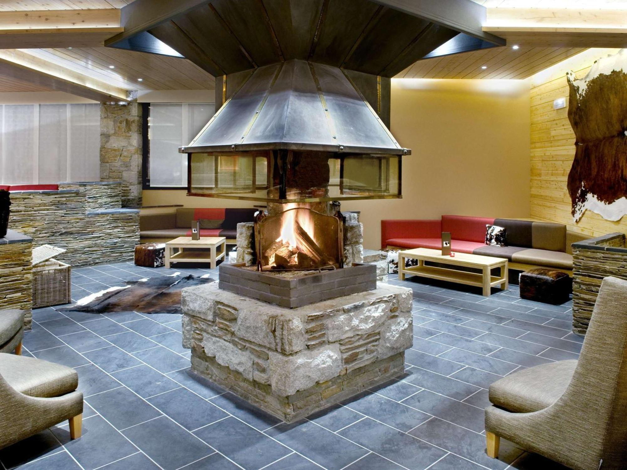 Mercure Saint-Lary Zewnętrze zdjęcie